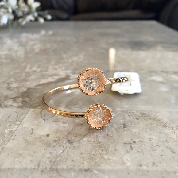 Light pink faux Druzy gold bracelet cuff - Picture 7 of 8